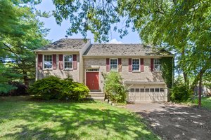 5 Blue Jay Ct, Sterling, VA 20164, USA Photo 2