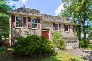 5 Blue Jay Ct, Sterling, VA 20164, USA Photo 5