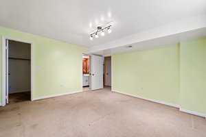 5 Blue Jay Ct, Sterling, VA 20164, USA Photo 36