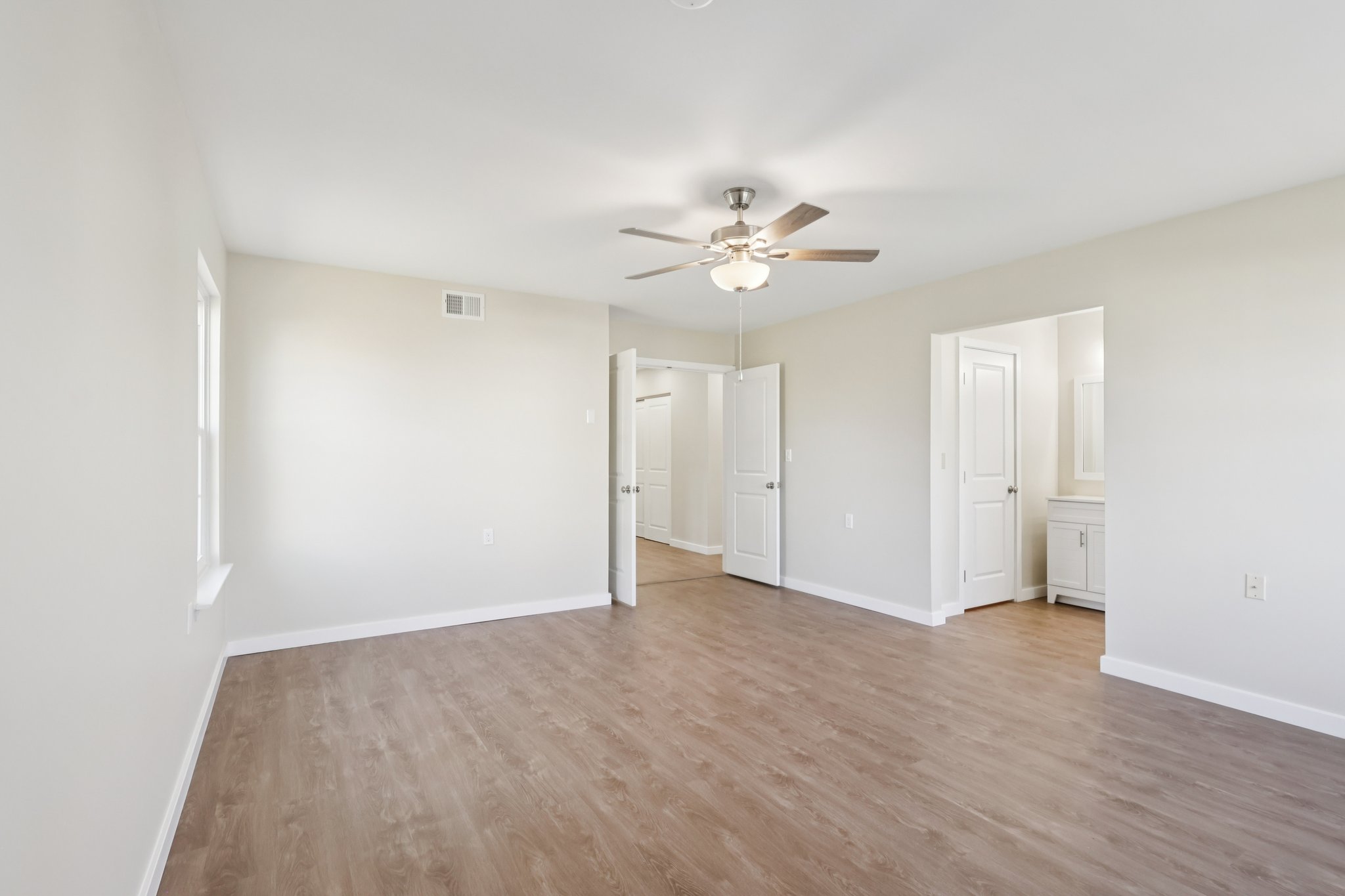 5 Carol Ct-S1903-035.jpg