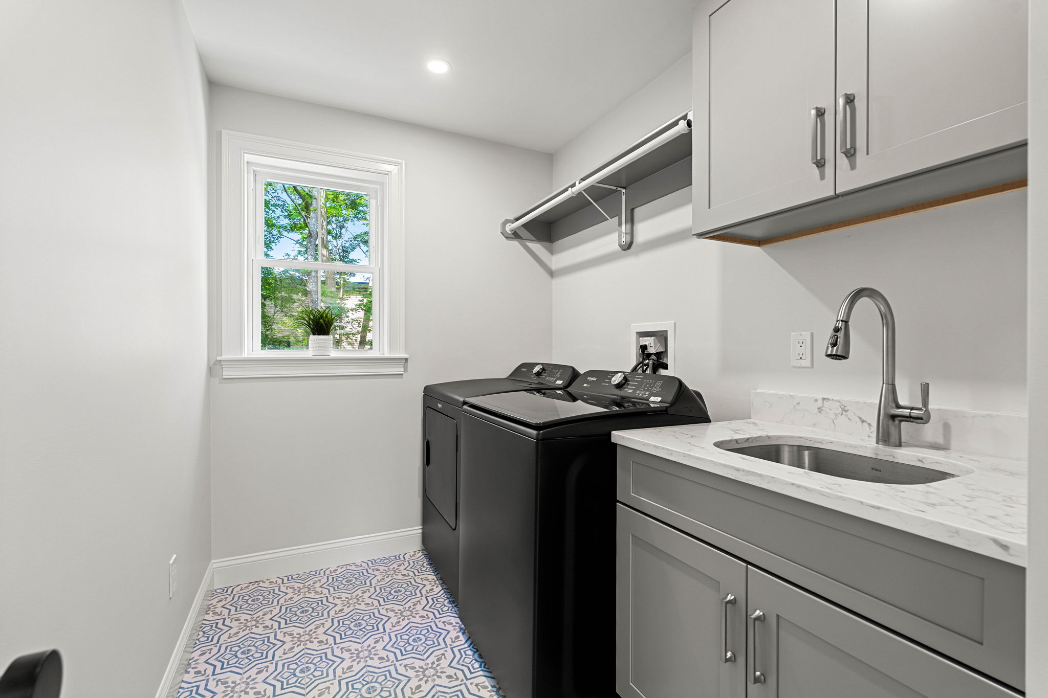 5 Ciaramitaro Ct, Gloucester, MA 01930, USA Photo 23