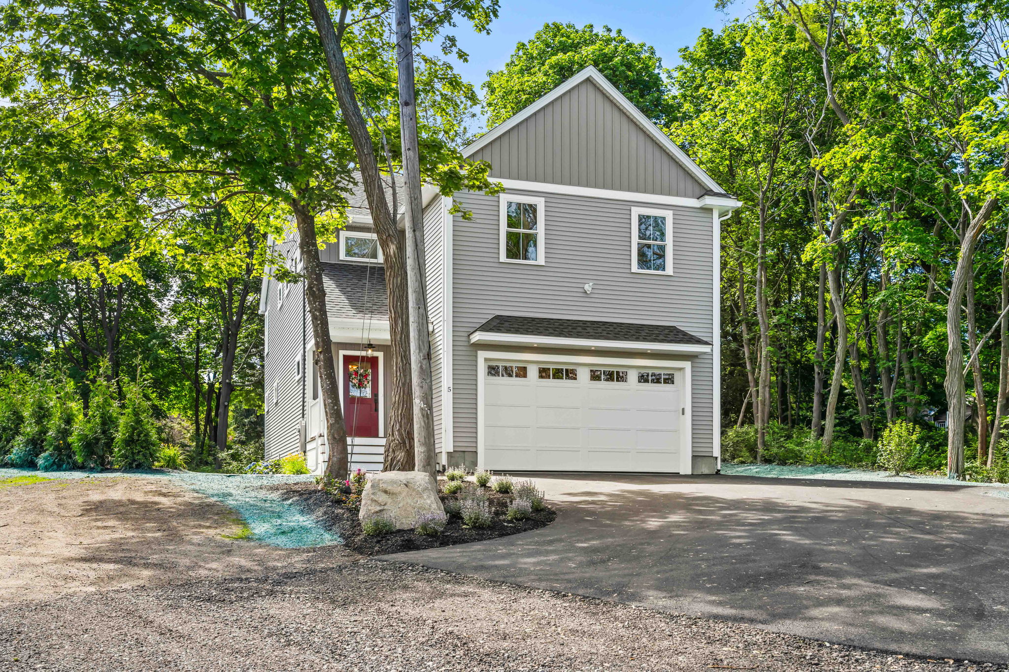 5 Ciaramitaro Ct, Gloucester, MA 01930, USA Photo 2