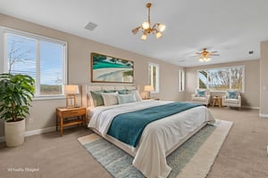 DSC07449 virtually staged.jpeg