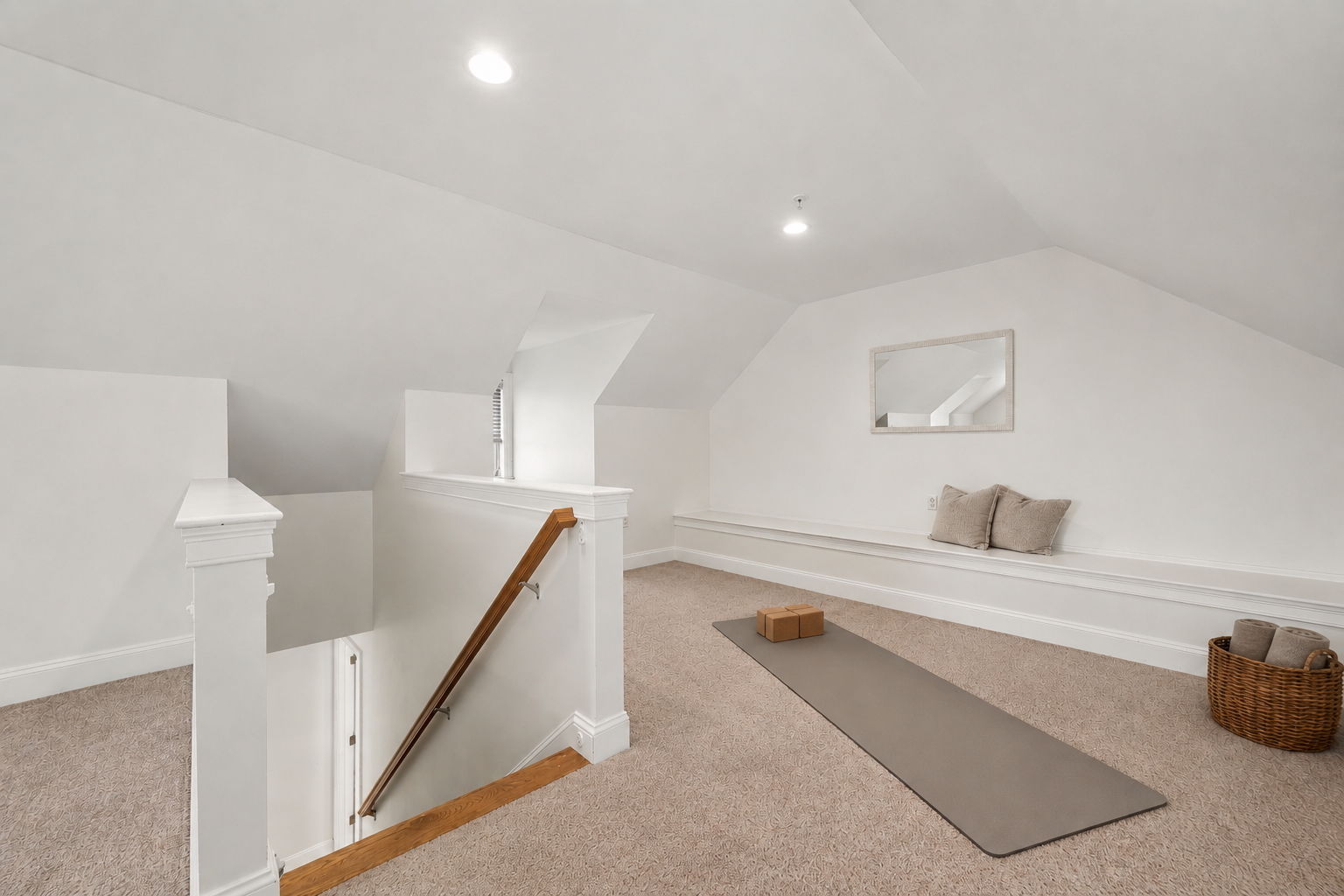 Bonus room - 5 Clark Hill Lane Framingham, Ma