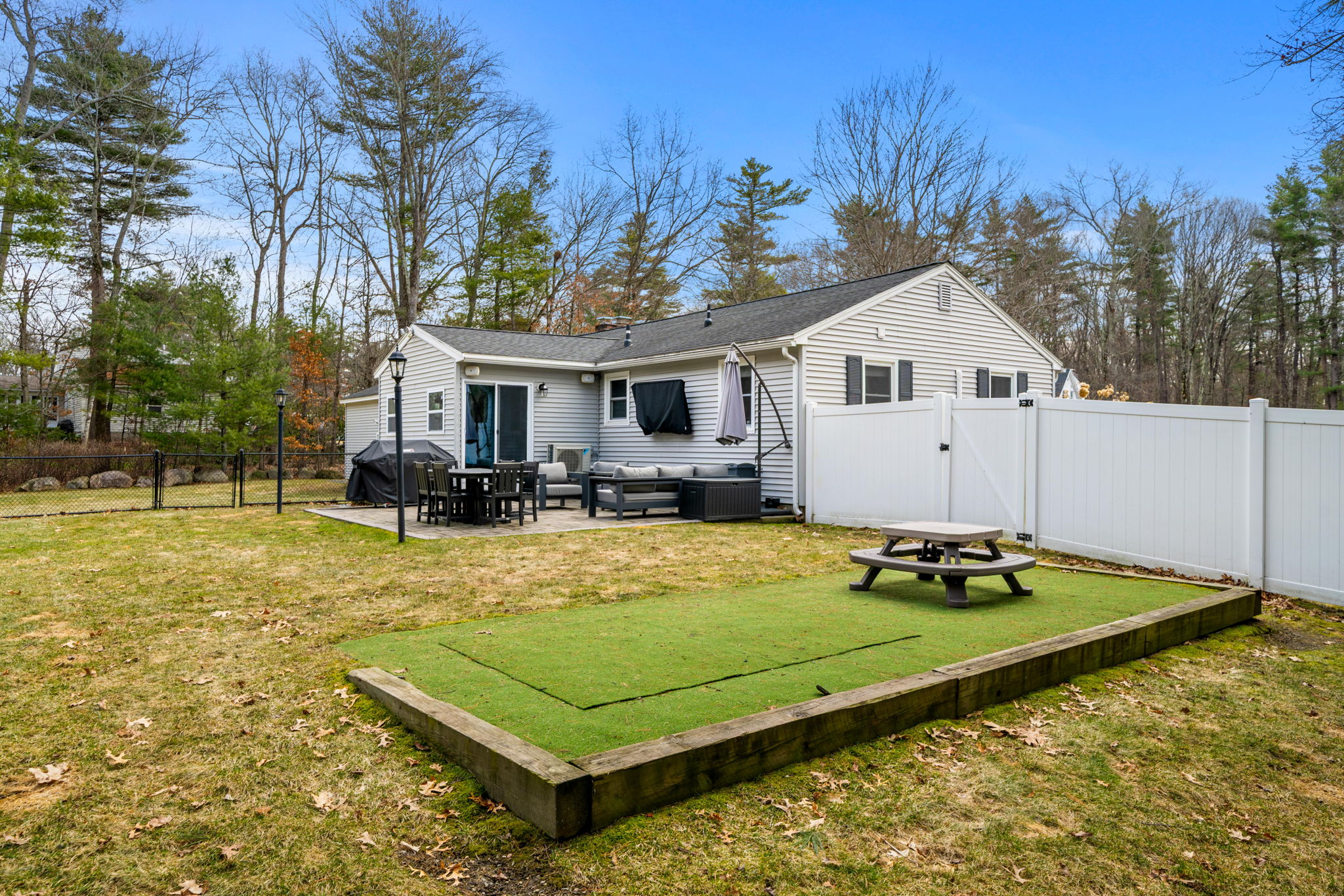 5 Falcon Dr, Pelham, NH 03076, USA Photo 6