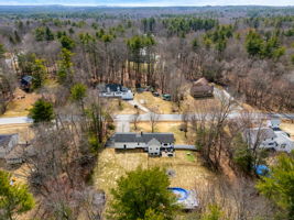 5 Falcon Dr, Pelham, NH 03076, USA Photo 17