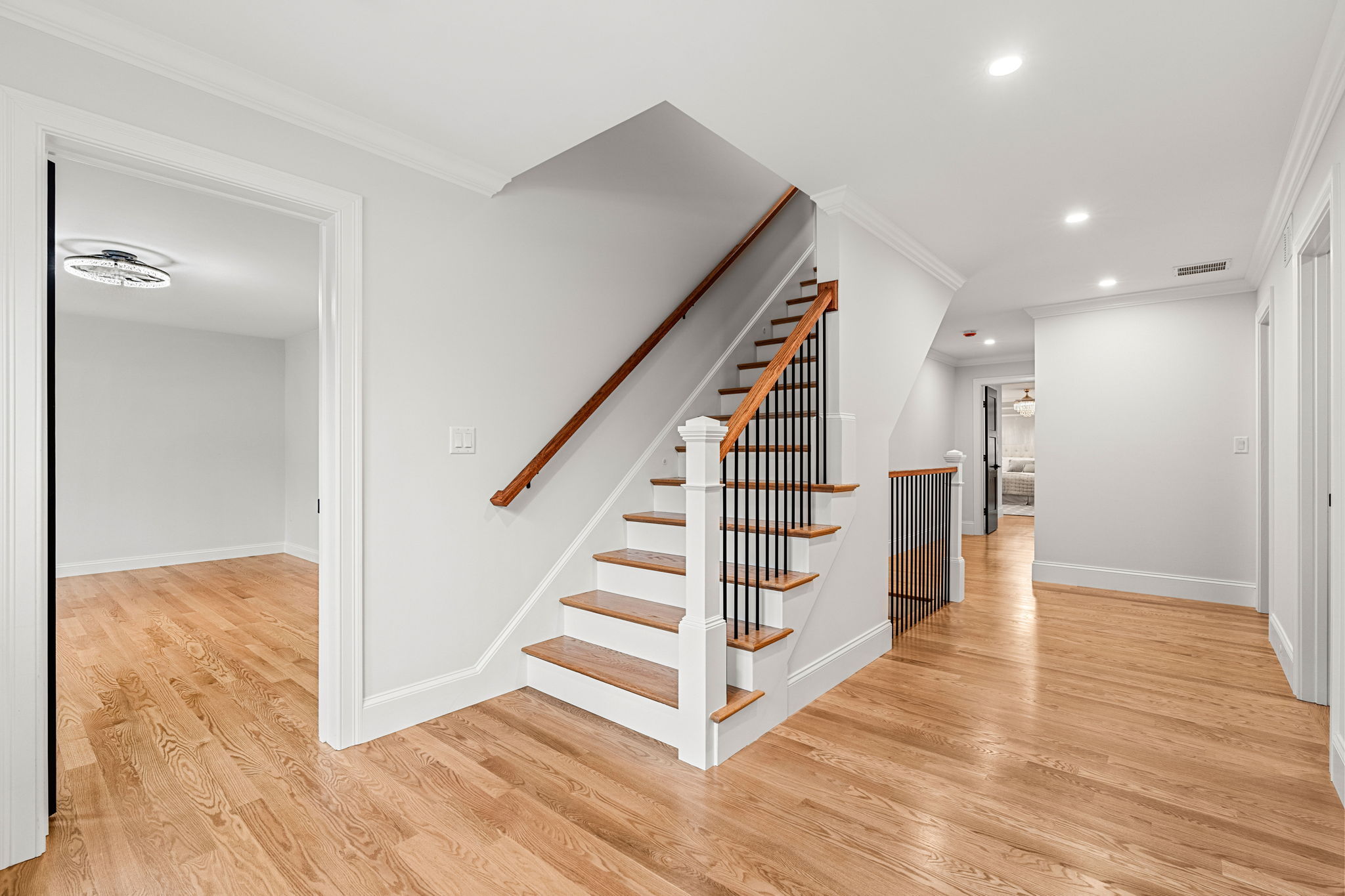 5 Four Acre Dr, Burlington, MA 01803, USA Photo 5