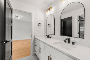 5 Four Acre Dr, Burlington, MA 01803, USA Photo 10