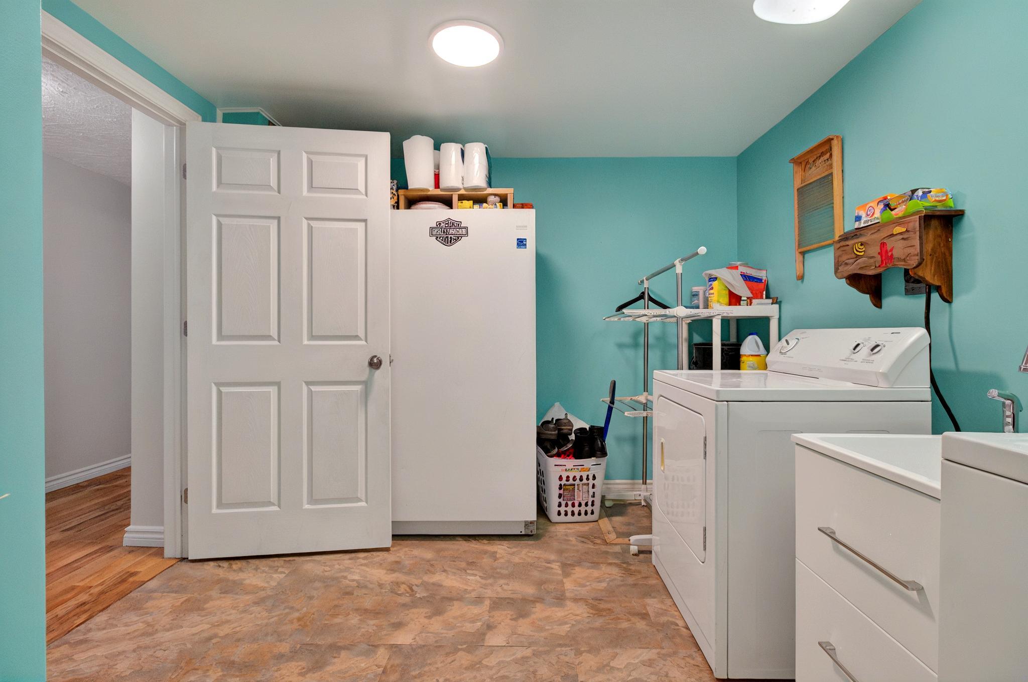  Photo 41