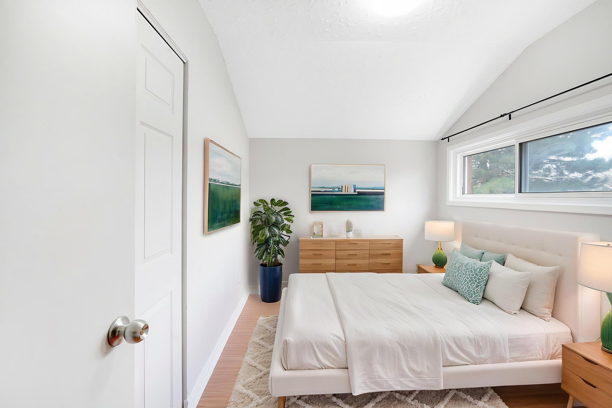 09 virtually staged.jpeg