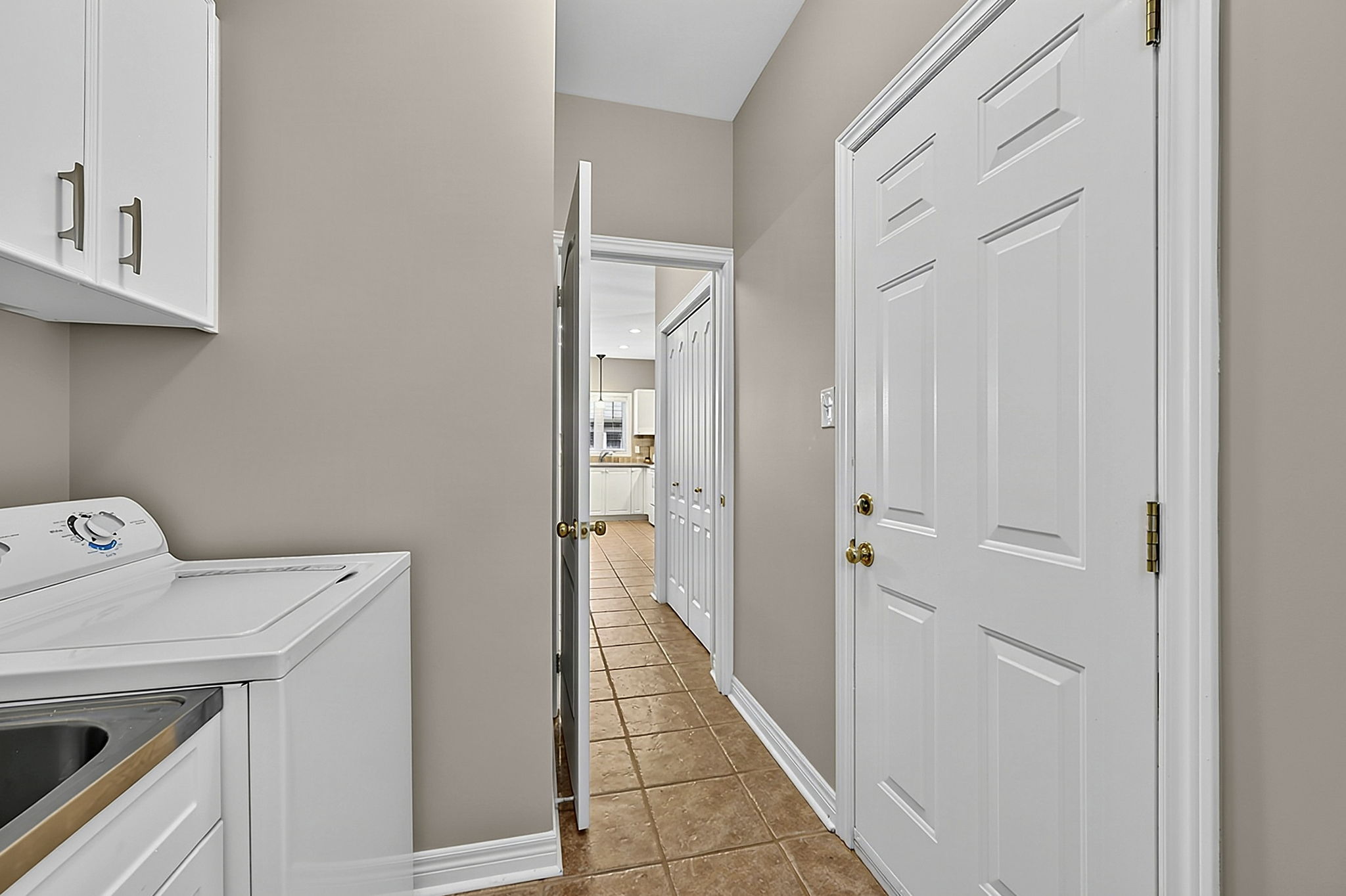  Photo 47