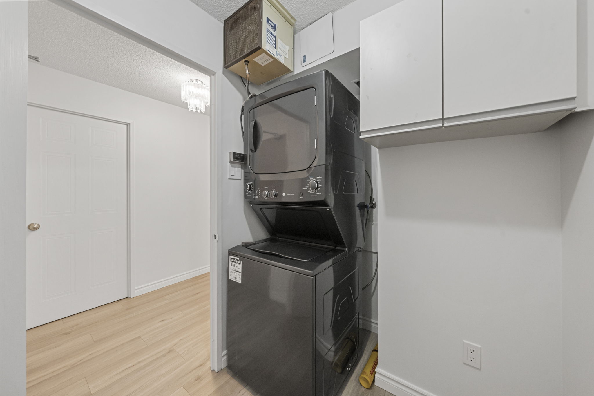 5 Kenneth Ave Unit 908 Toronto, ON M2N 6M7