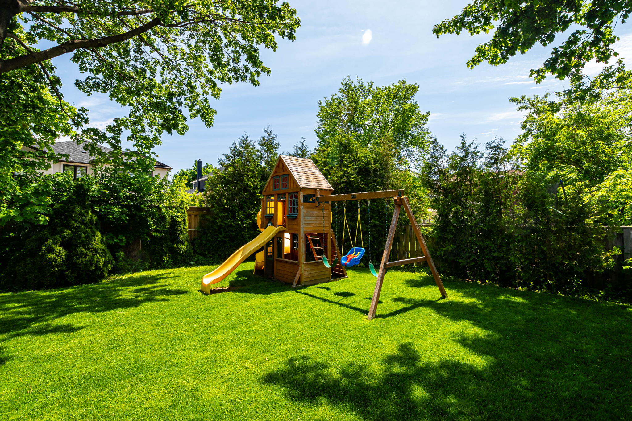 Toronto property showcase — delivered property photograph 36