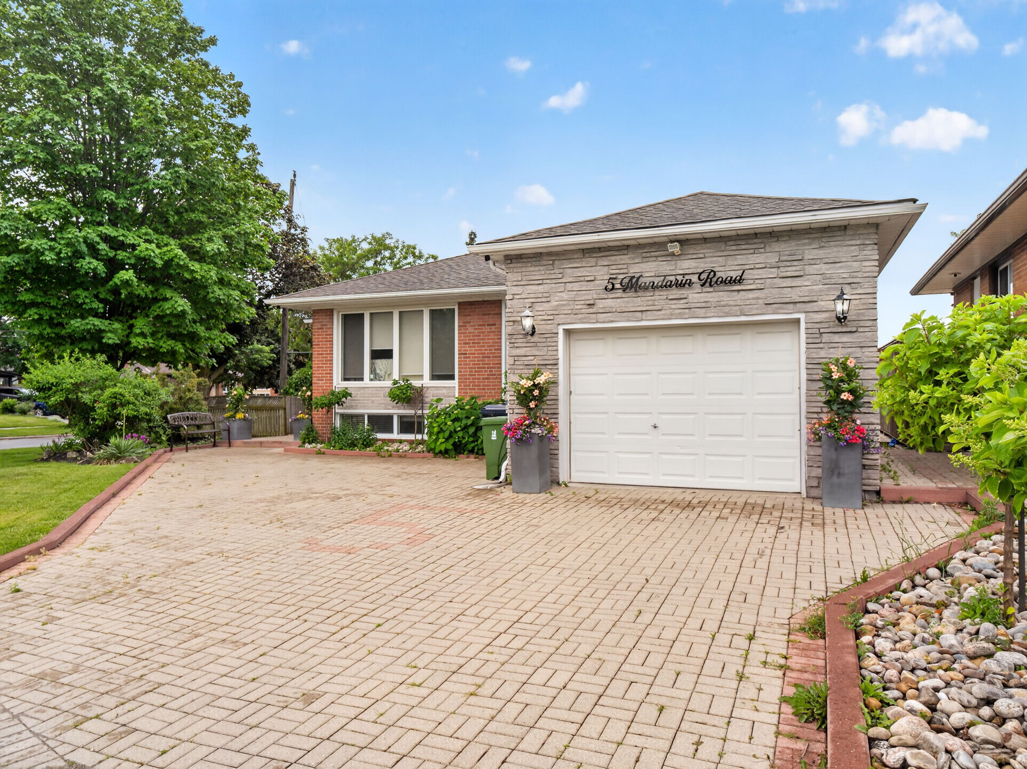5 Mandarin Rd Toronto, ON M1M 1W2