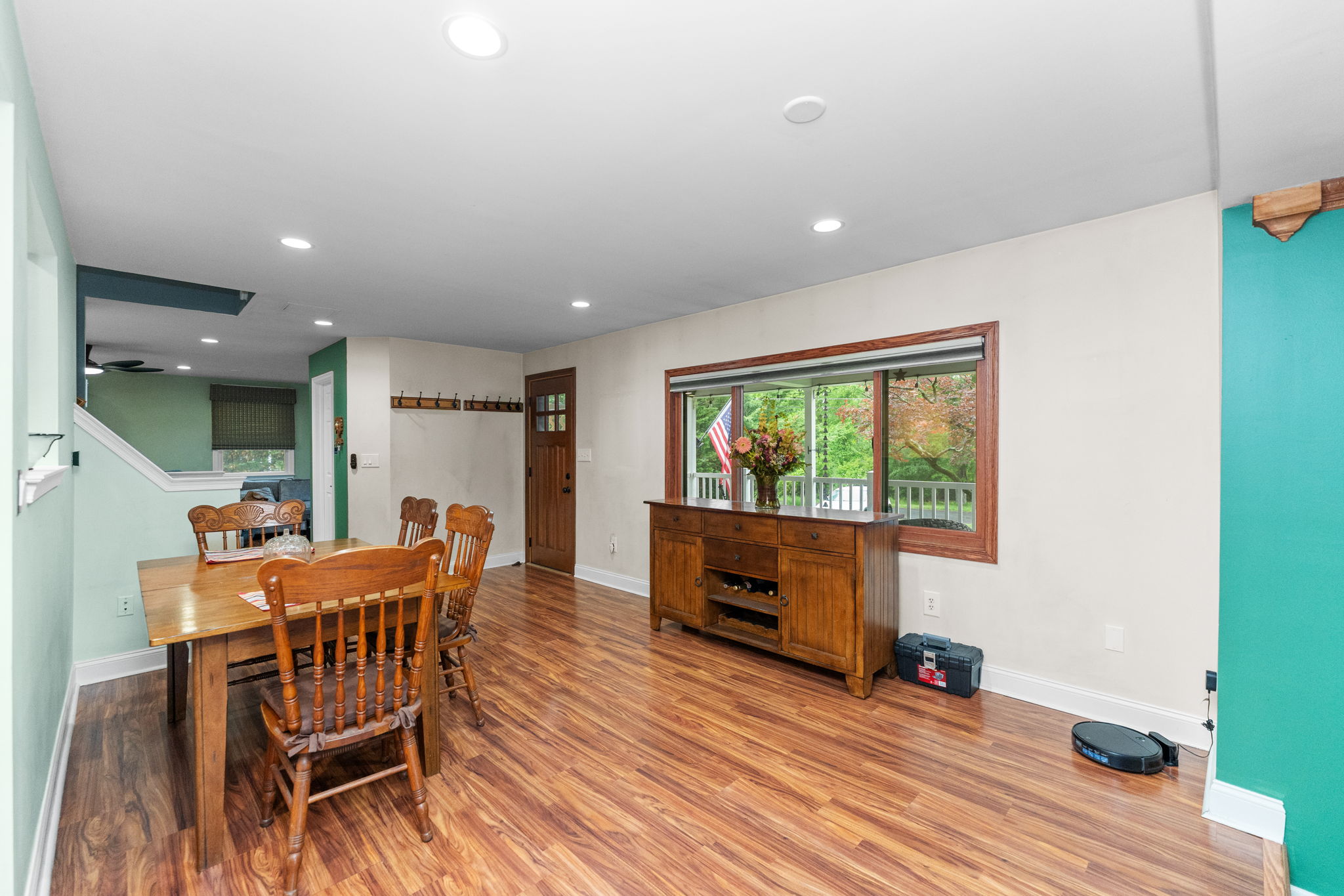 Foyer/Dining Room