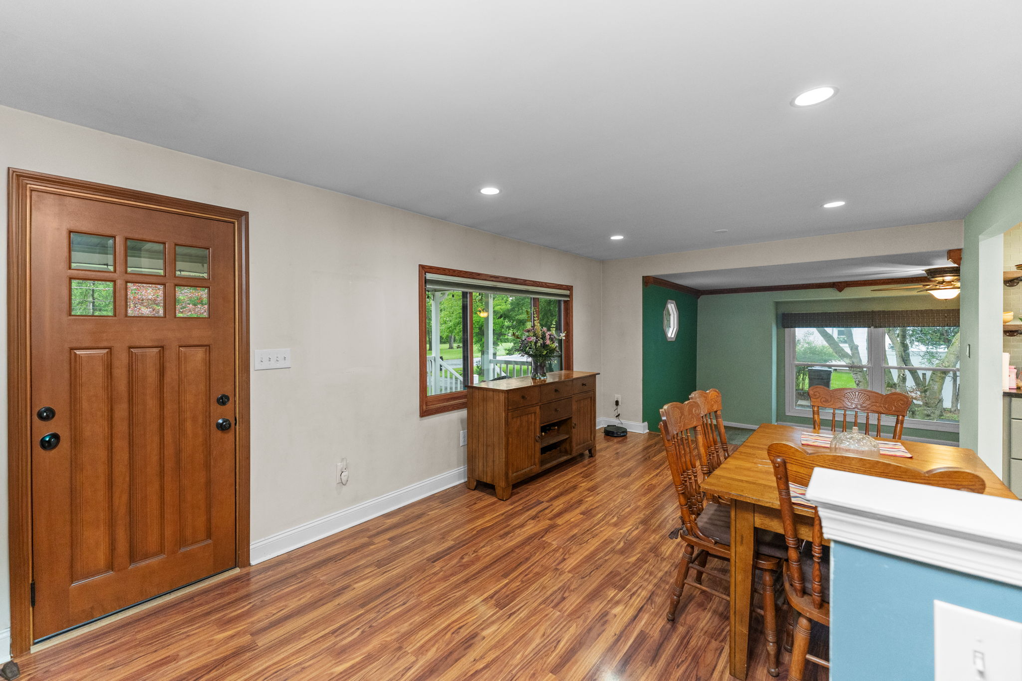 Foyer/Dining Room