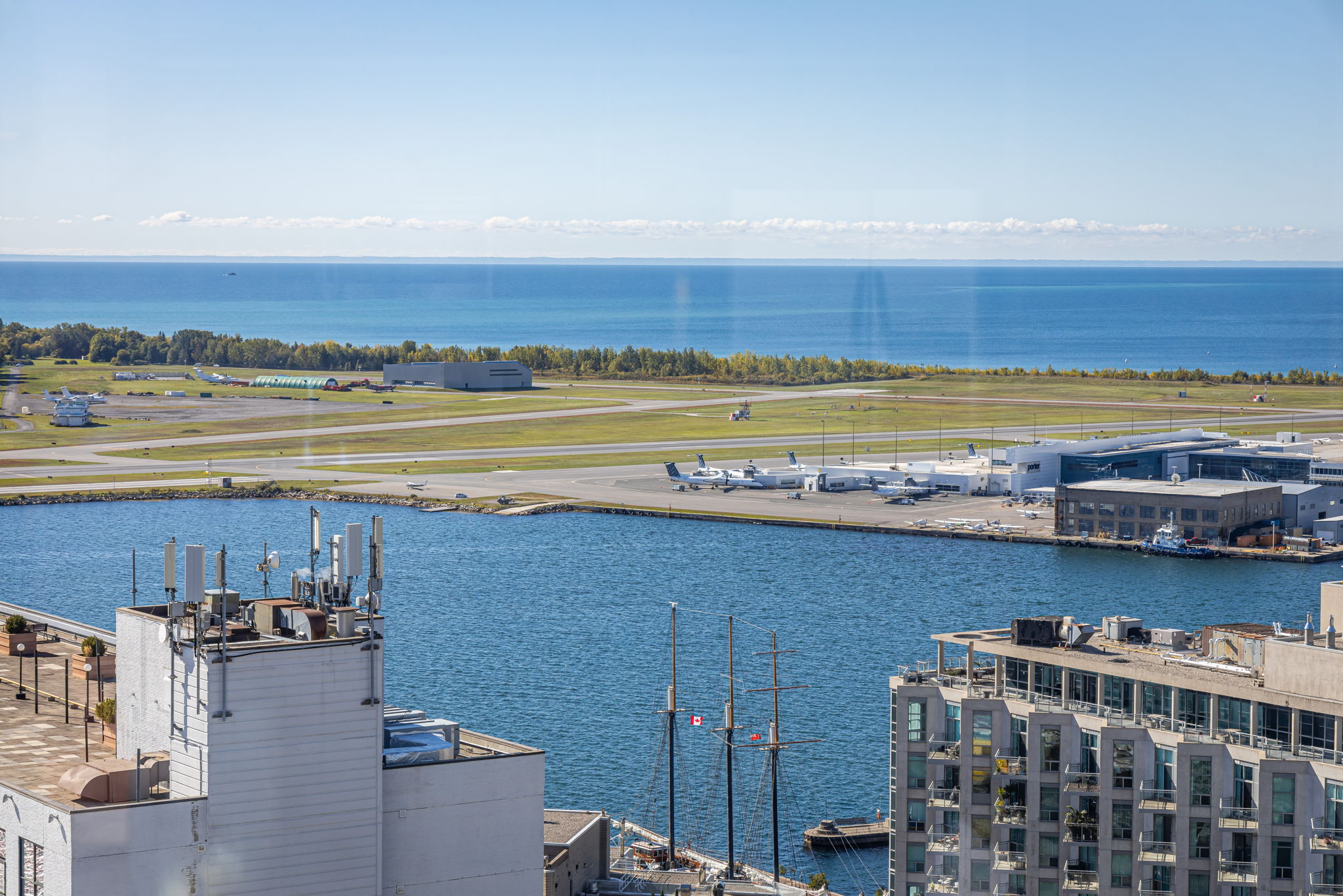 Toronto property showcase — delivered property photograph 32