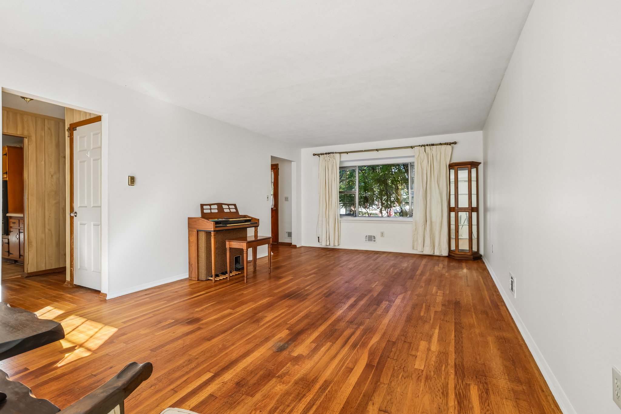 Marjorie Dr-S2310-020.jpg