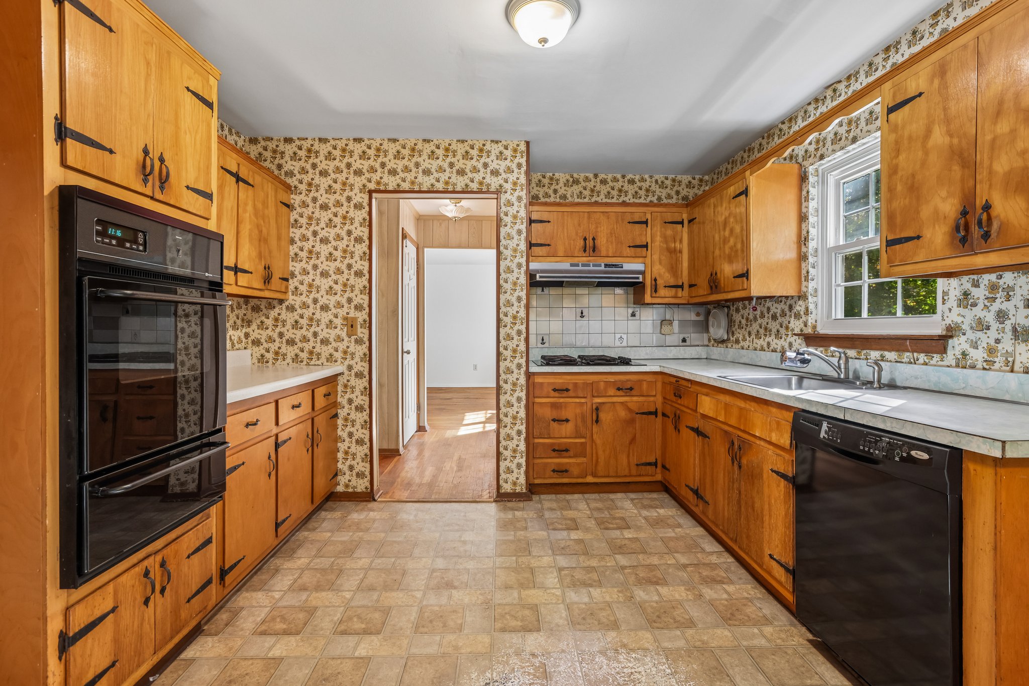 Marjorie Dr-S2310-032.jpg