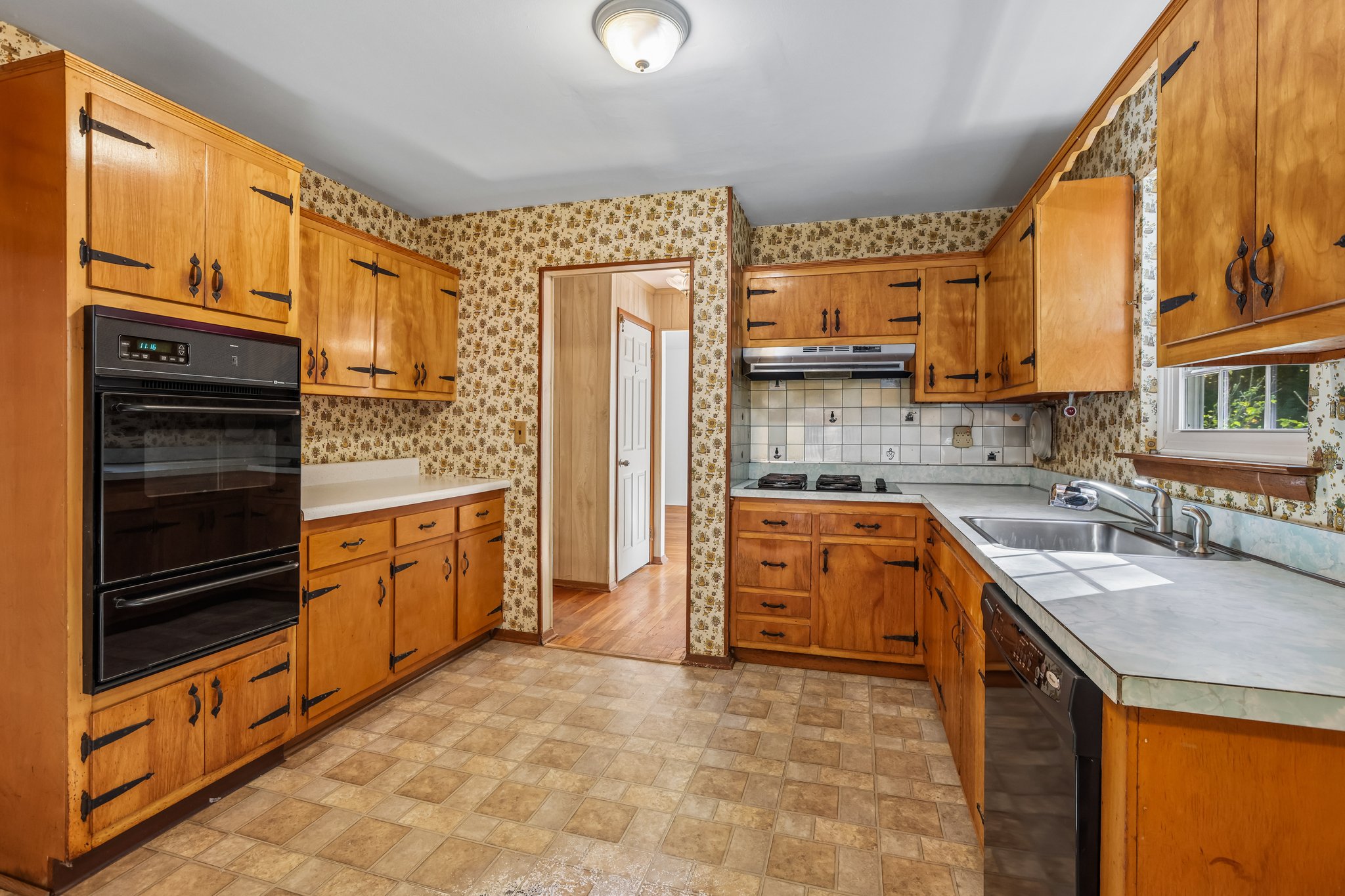 Marjorie Dr-S2310-033.jpg