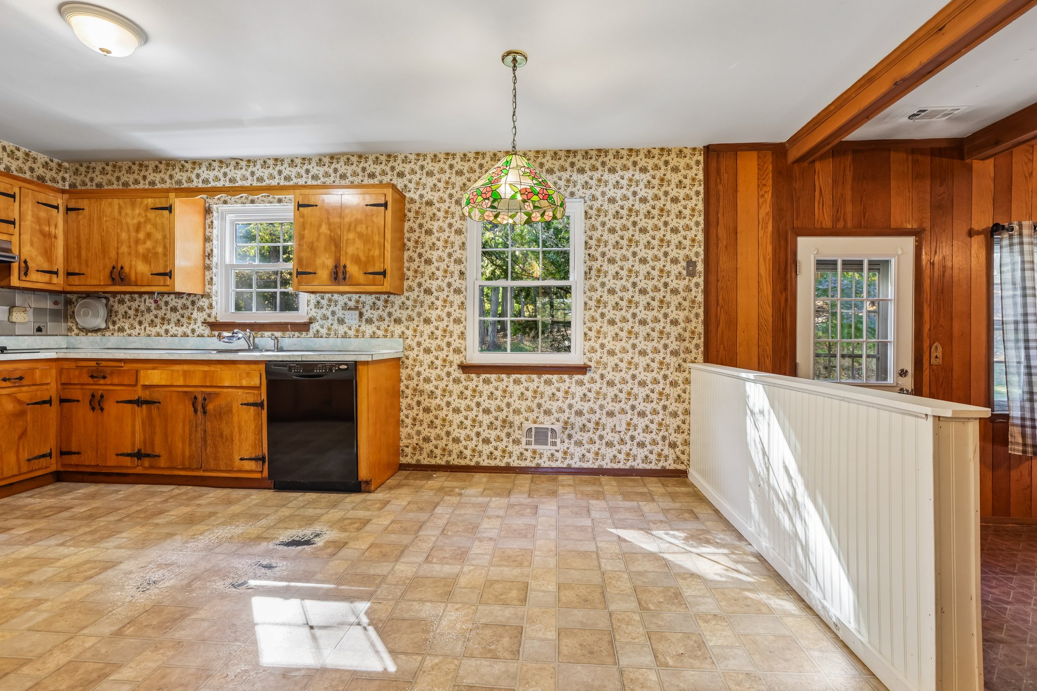 Marjorie Dr-S2310-035.jpg