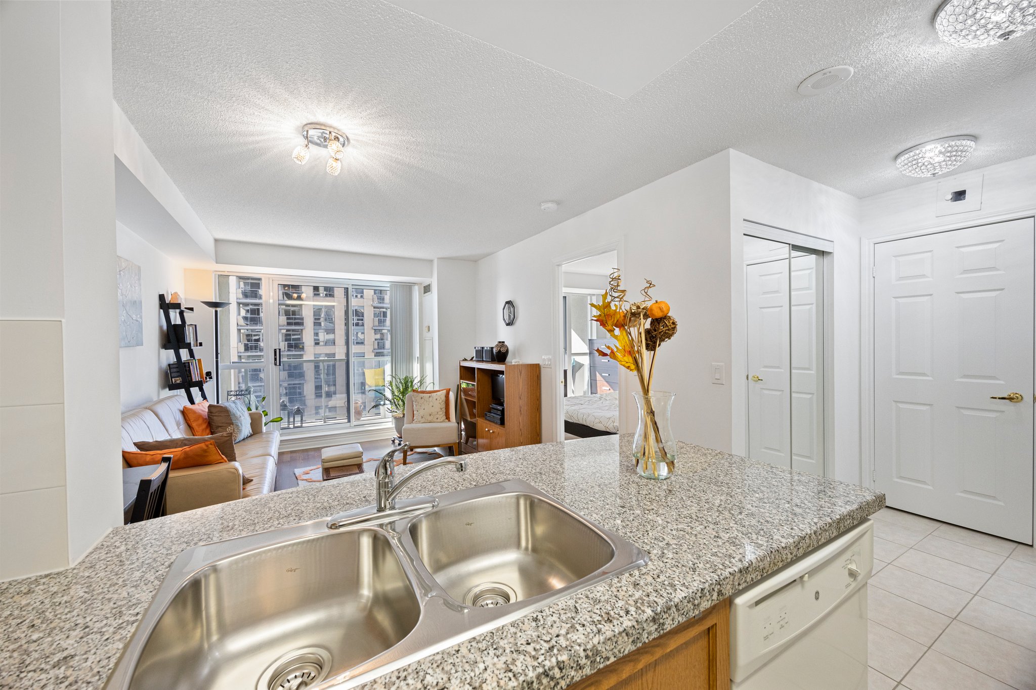5 Michael Power Pl, Toronto, ON M9A, Canada Photo 11