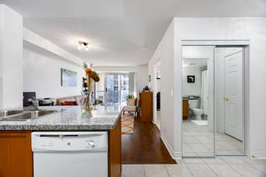 5 Michael Power Pl, Toronto, ON M9A, Canada Photo 13