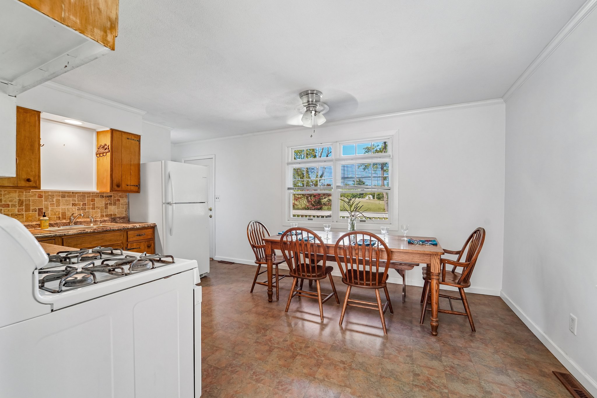 Mountain View Dr-S0206-015.jpg