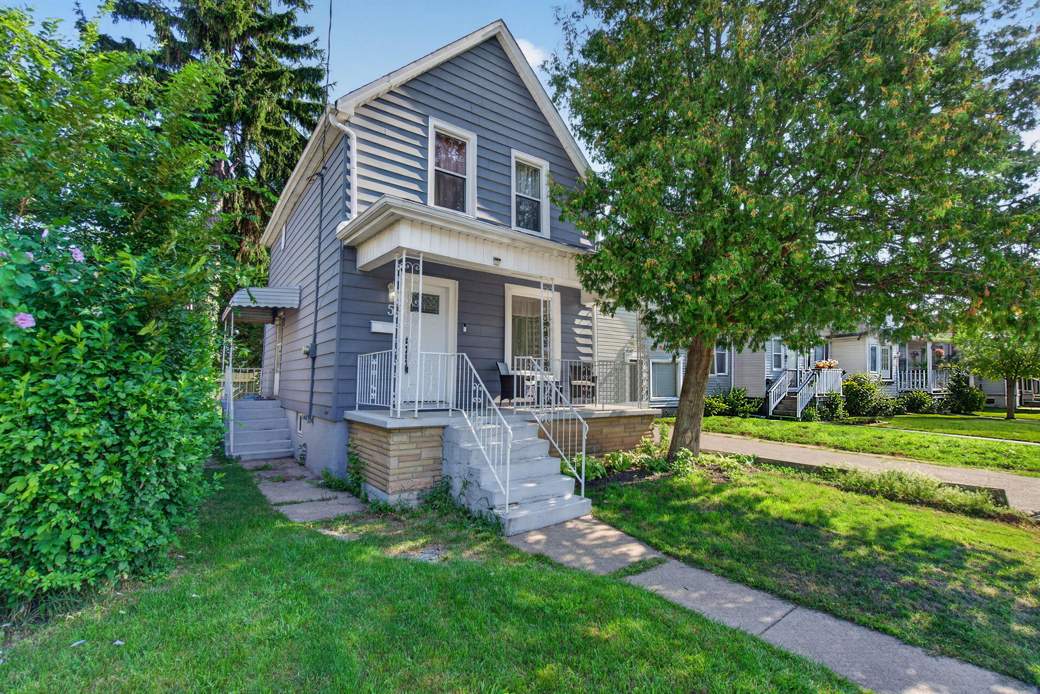 5 Newlands Ave Hamilton, ON L8H 2T4