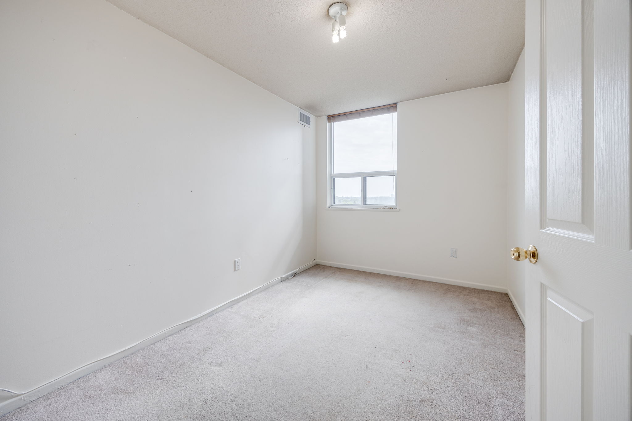 Toronto property showcase — delivered property photograph 16