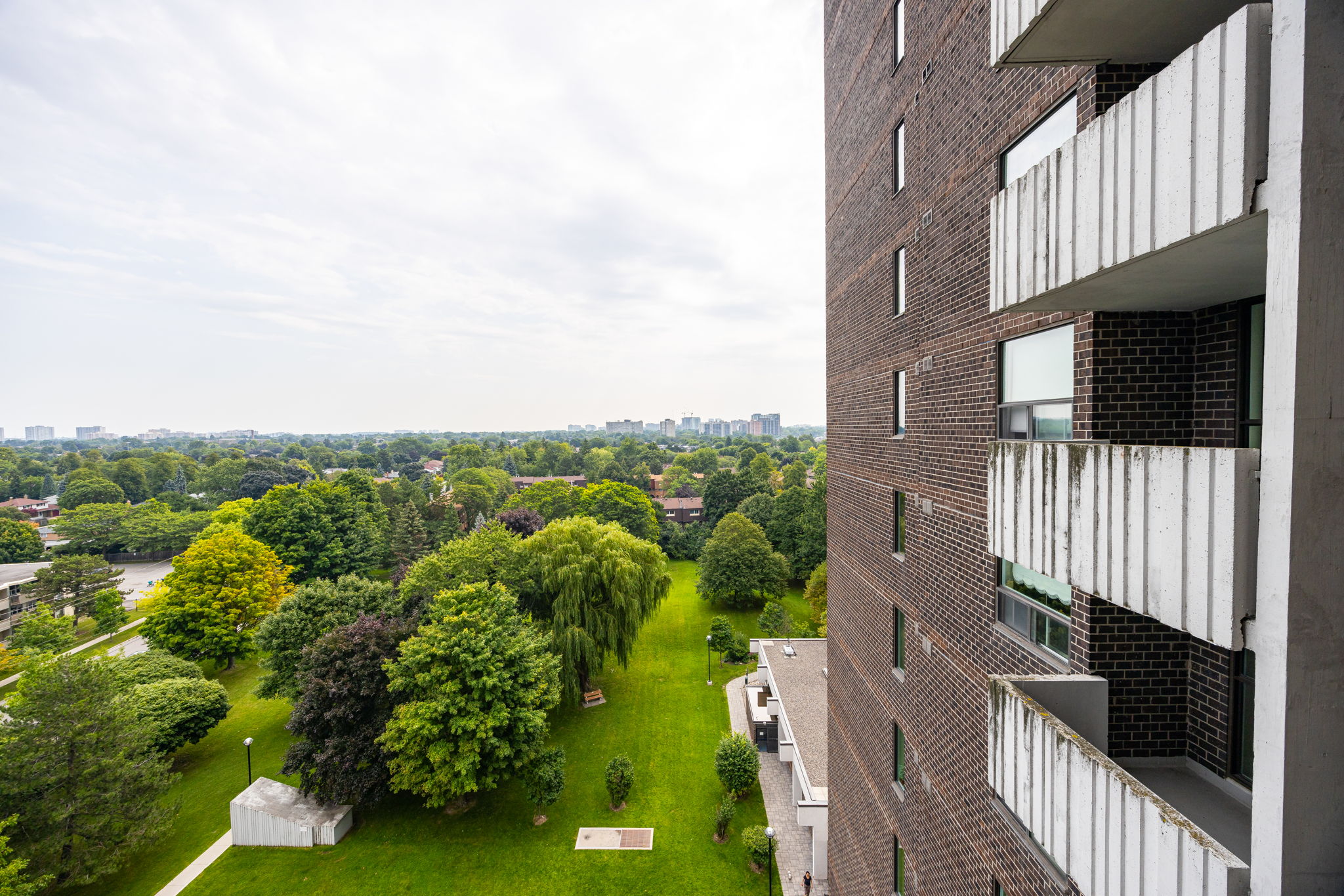 Toronto property showcase — delivered property photograph 30