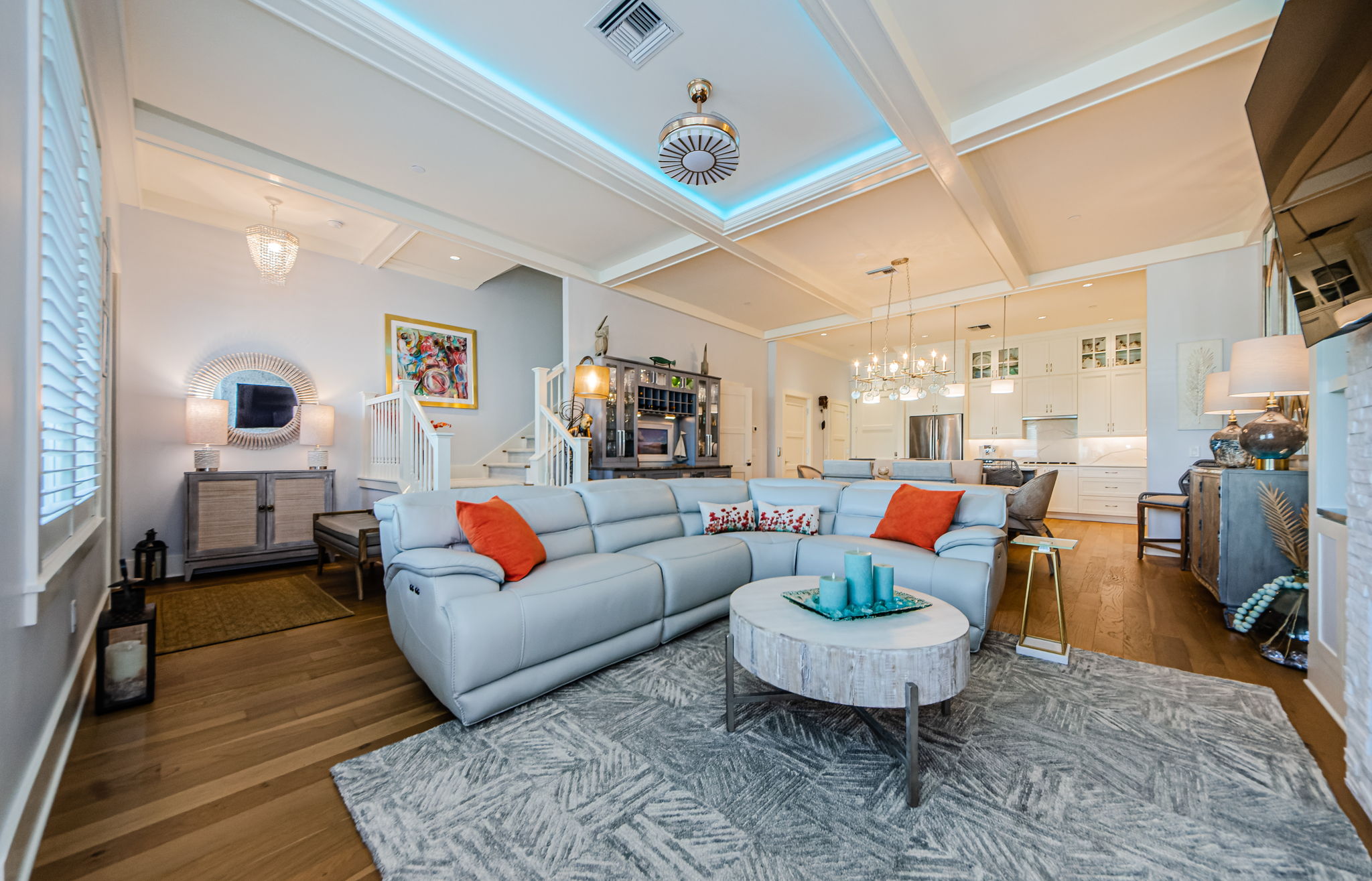 Family Room 2-2