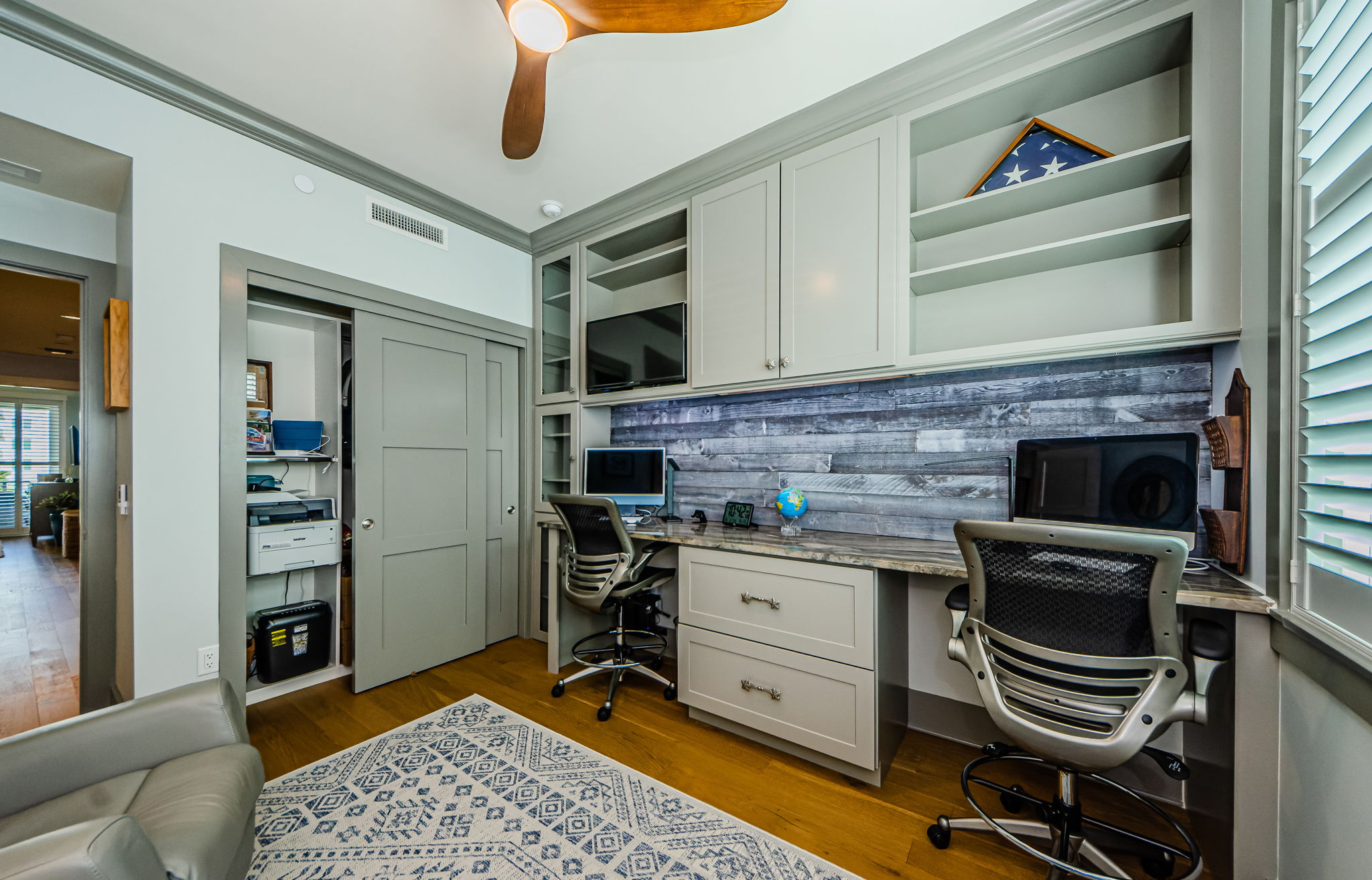 Upper Level Office 1b