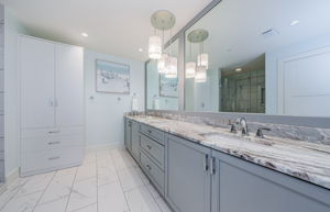 Upper Level Master Bathroom 1a