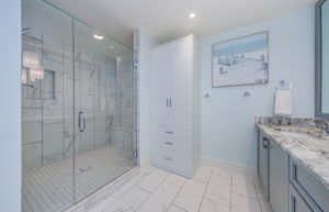 Upper Level Master Bathroom 1b