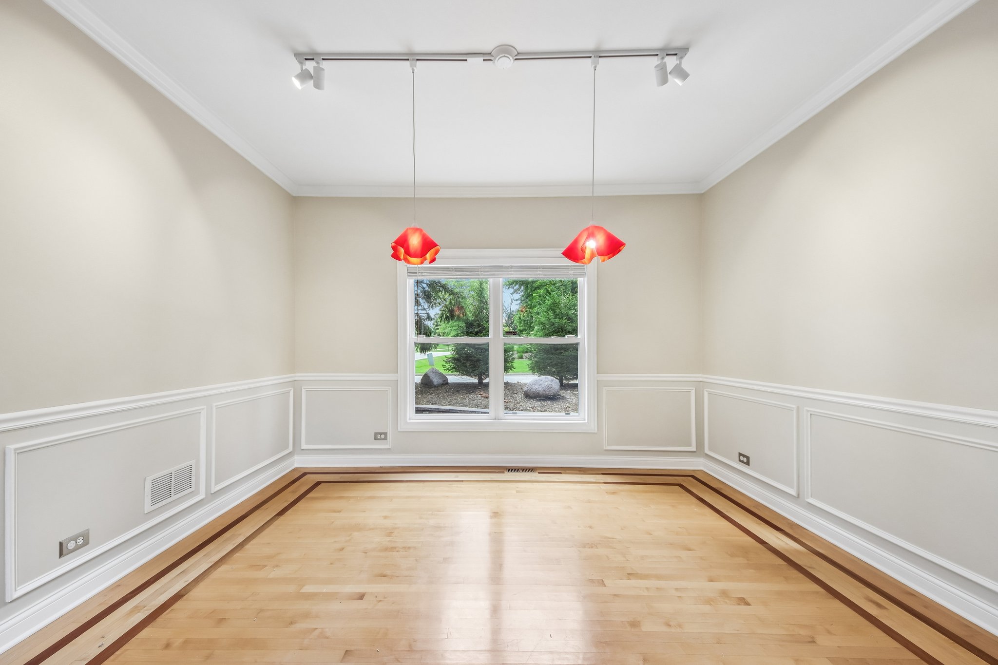 Park Place Cir-S1508-010.jpg