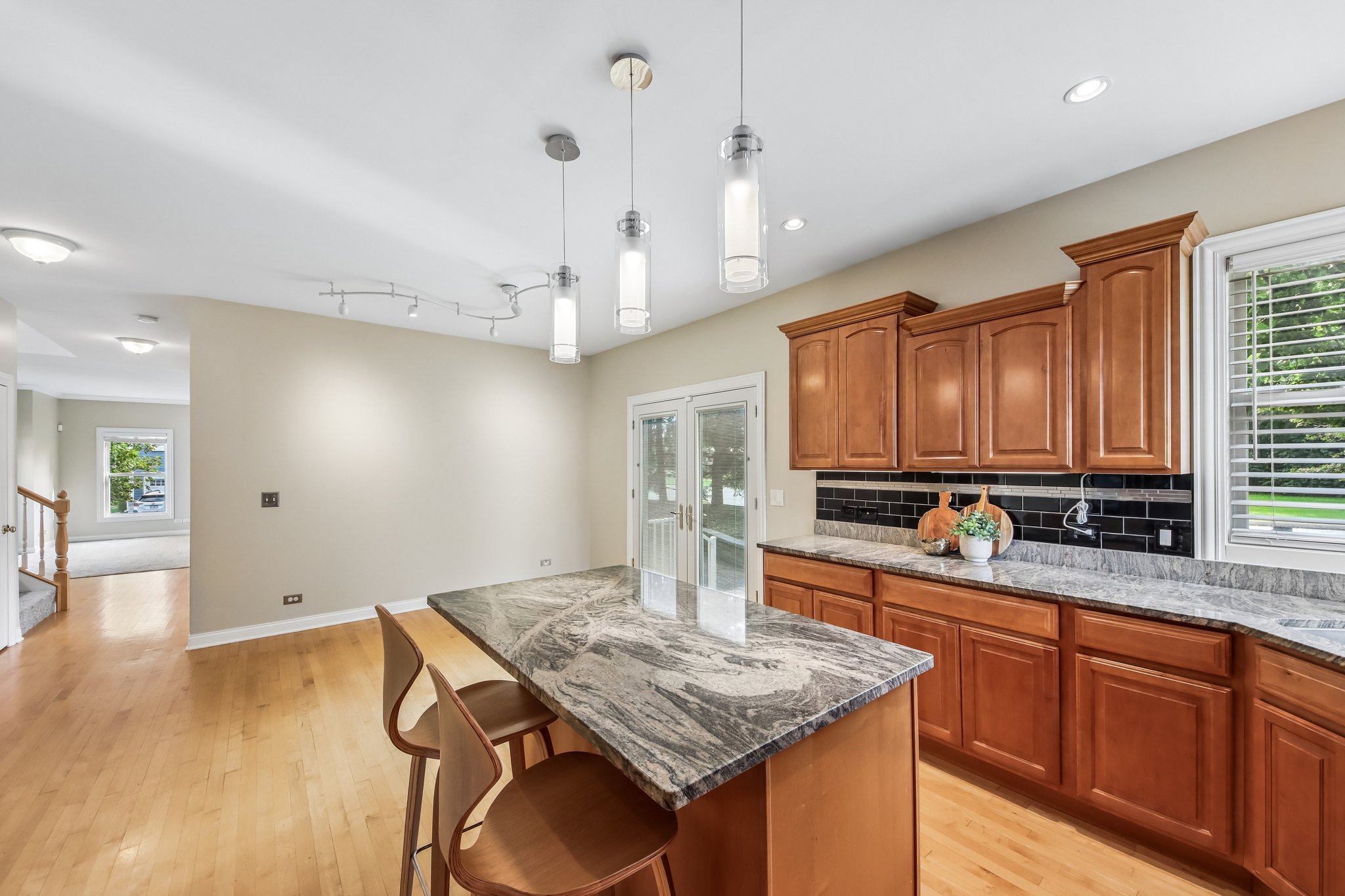 Park Place Cir-S1508-018.jpg