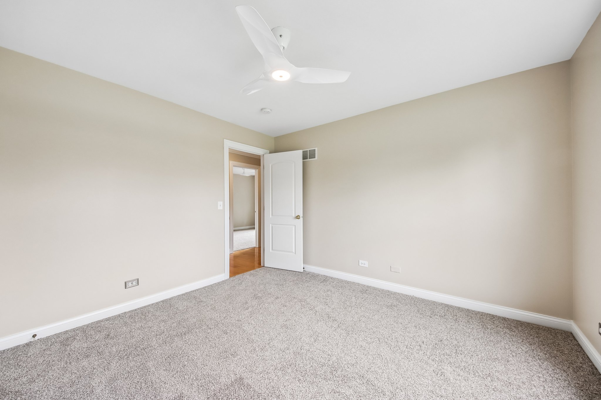 Park Place Cir-S1508-033.jpg
