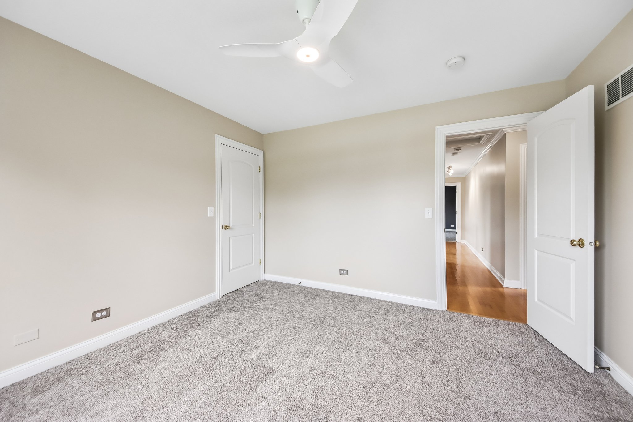 Park Place Cir-S1508-034.jpg