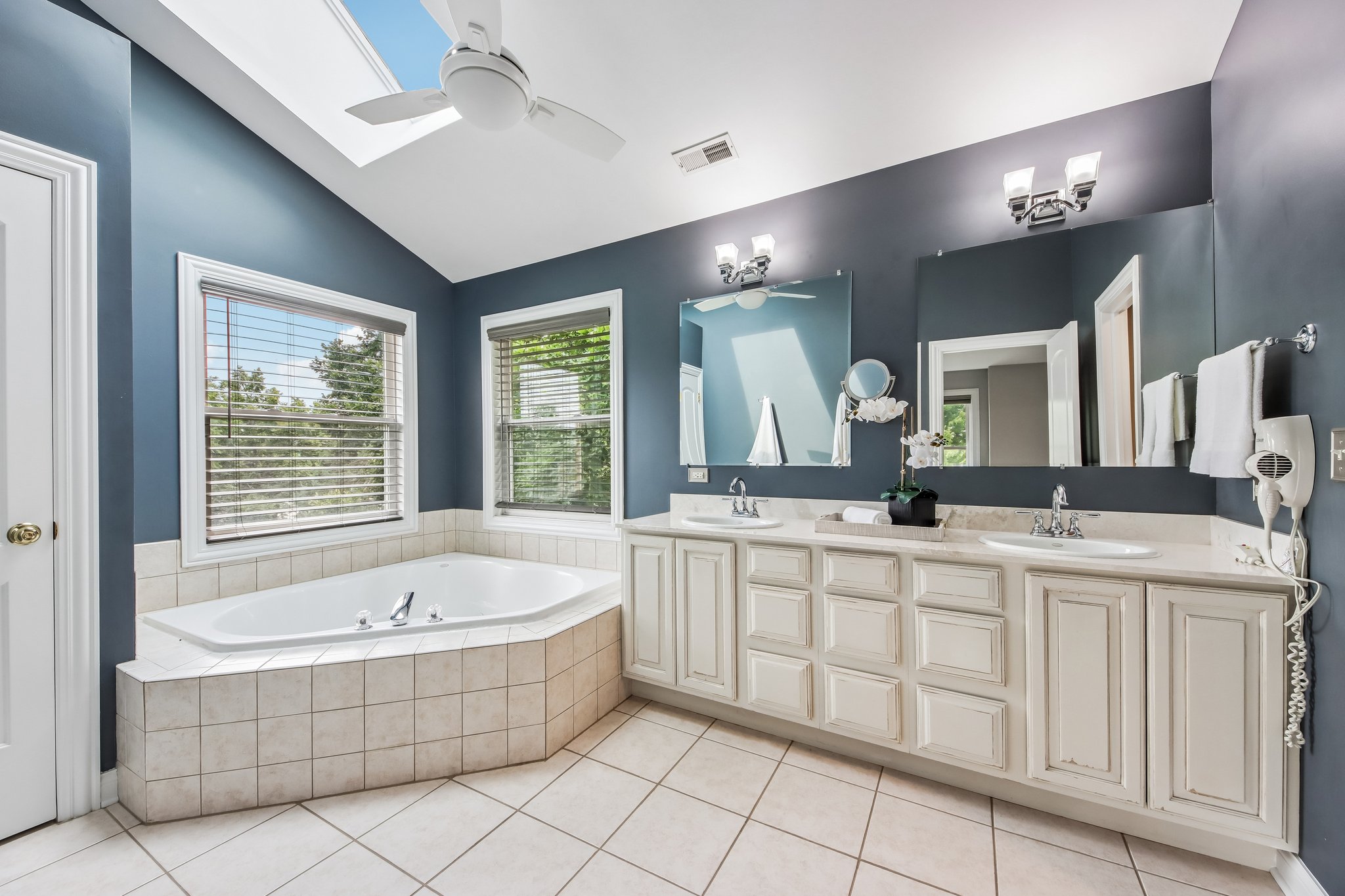 Park Place Cir-S1508-039.jpg