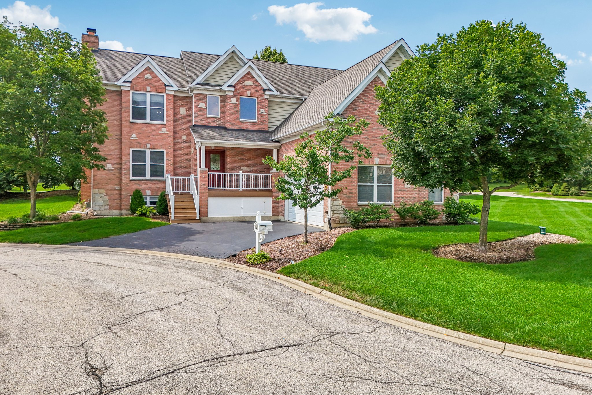 Park Place Cir-S1508-062.jpg