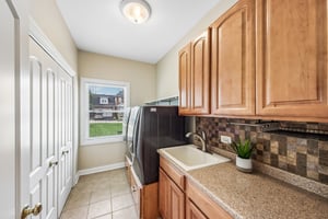 Park Place Cir-S1508-020.jpg
