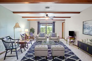 DSC00575 virtually staged.jpeg