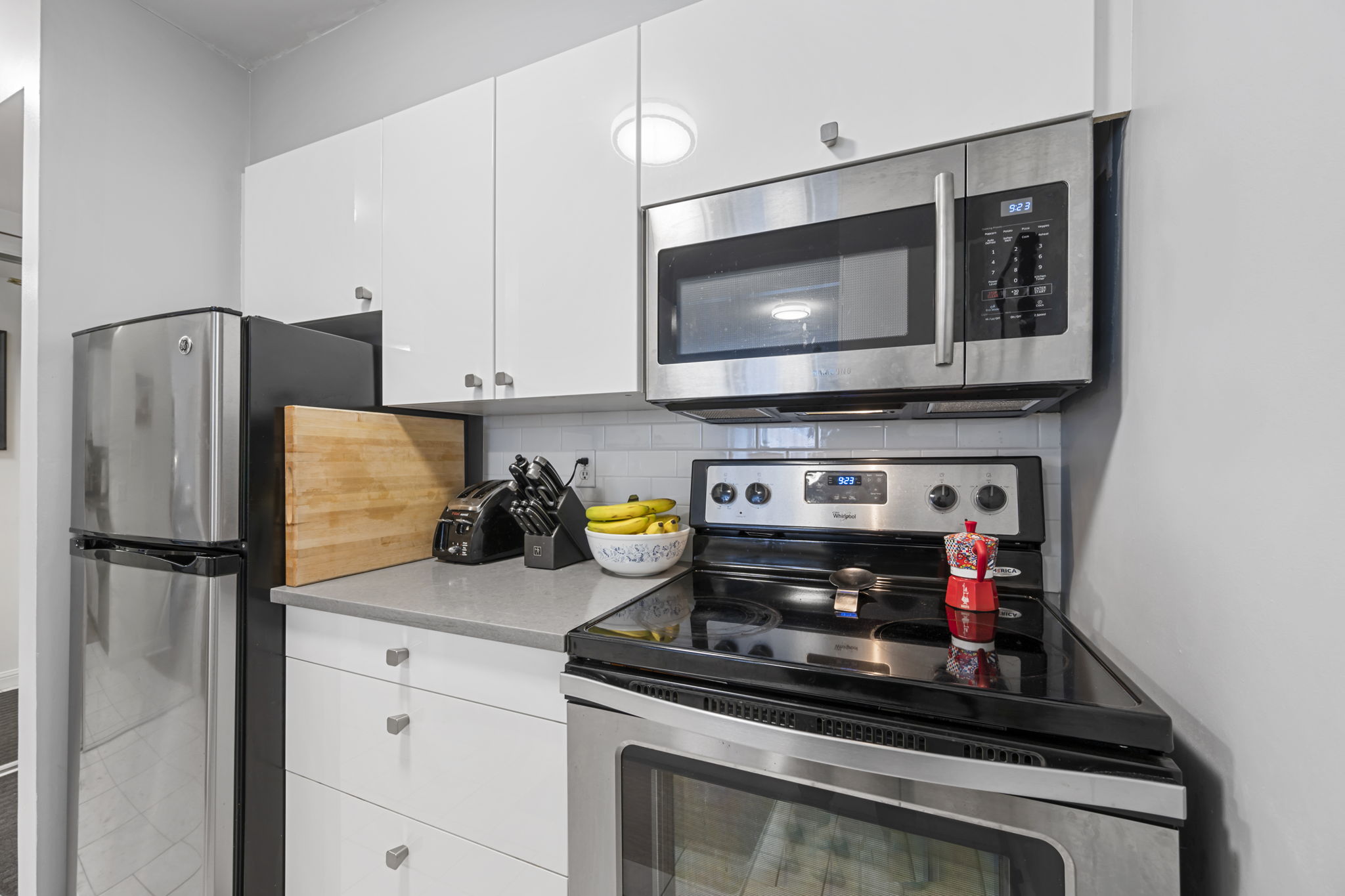 5 Rosehill Ave Unit 716 Toronto, ON M4T 3A6
