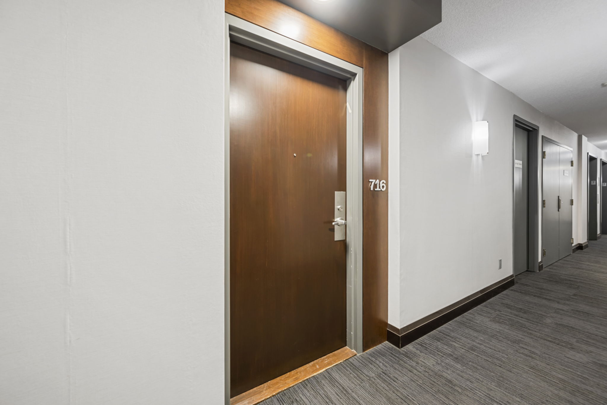 5 Rosehill Ave Unit 716 Toronto, ON M4T 3A6