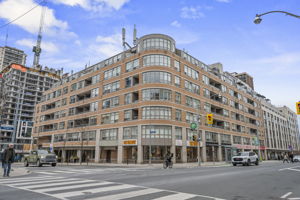 5 Rosehill Ave Unit 716, Toronto ON