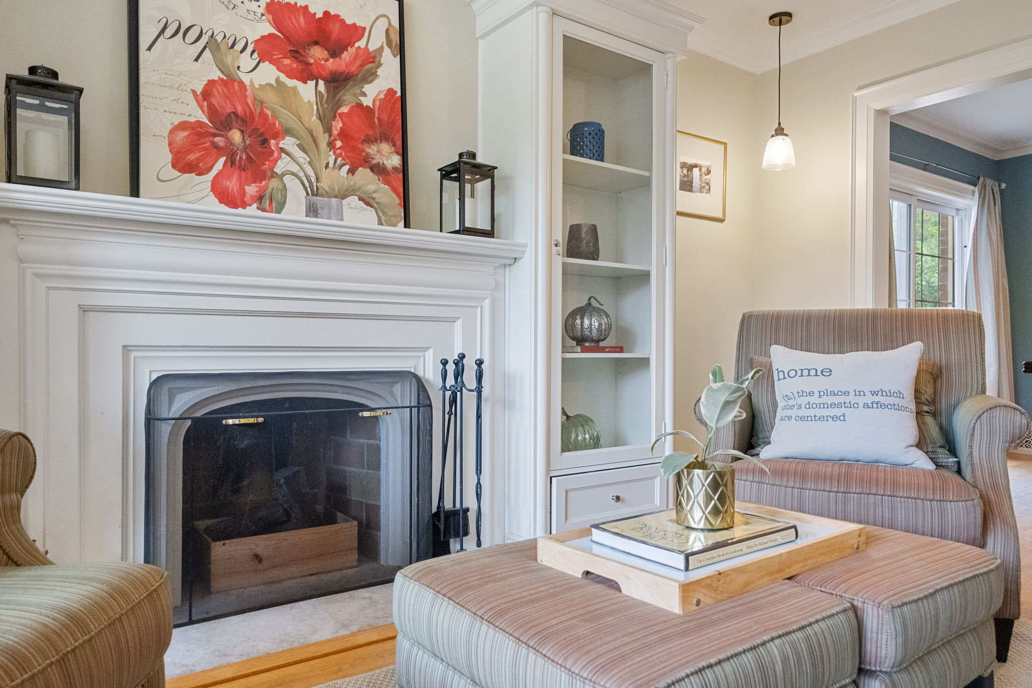 5 Sevenoaks Ave Toronto, ON M8Z 3P6