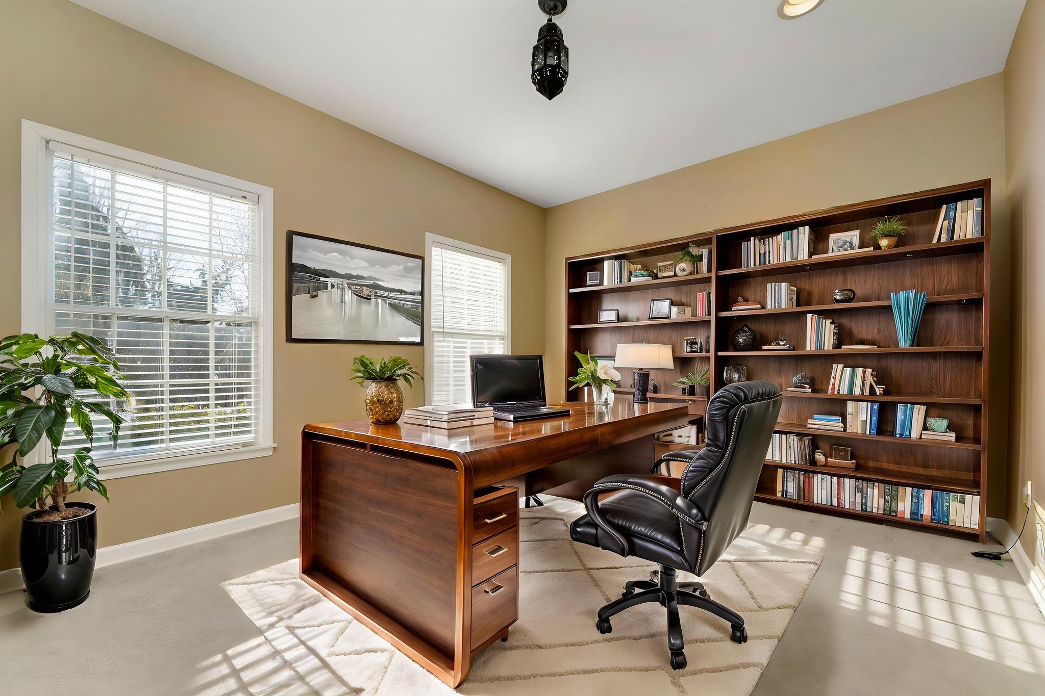 DSC00021 virtually staged.jpeg