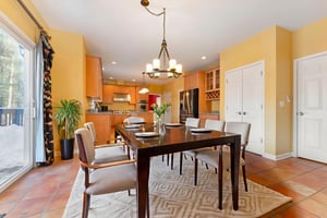 DSC00063 virtually staged.jpeg