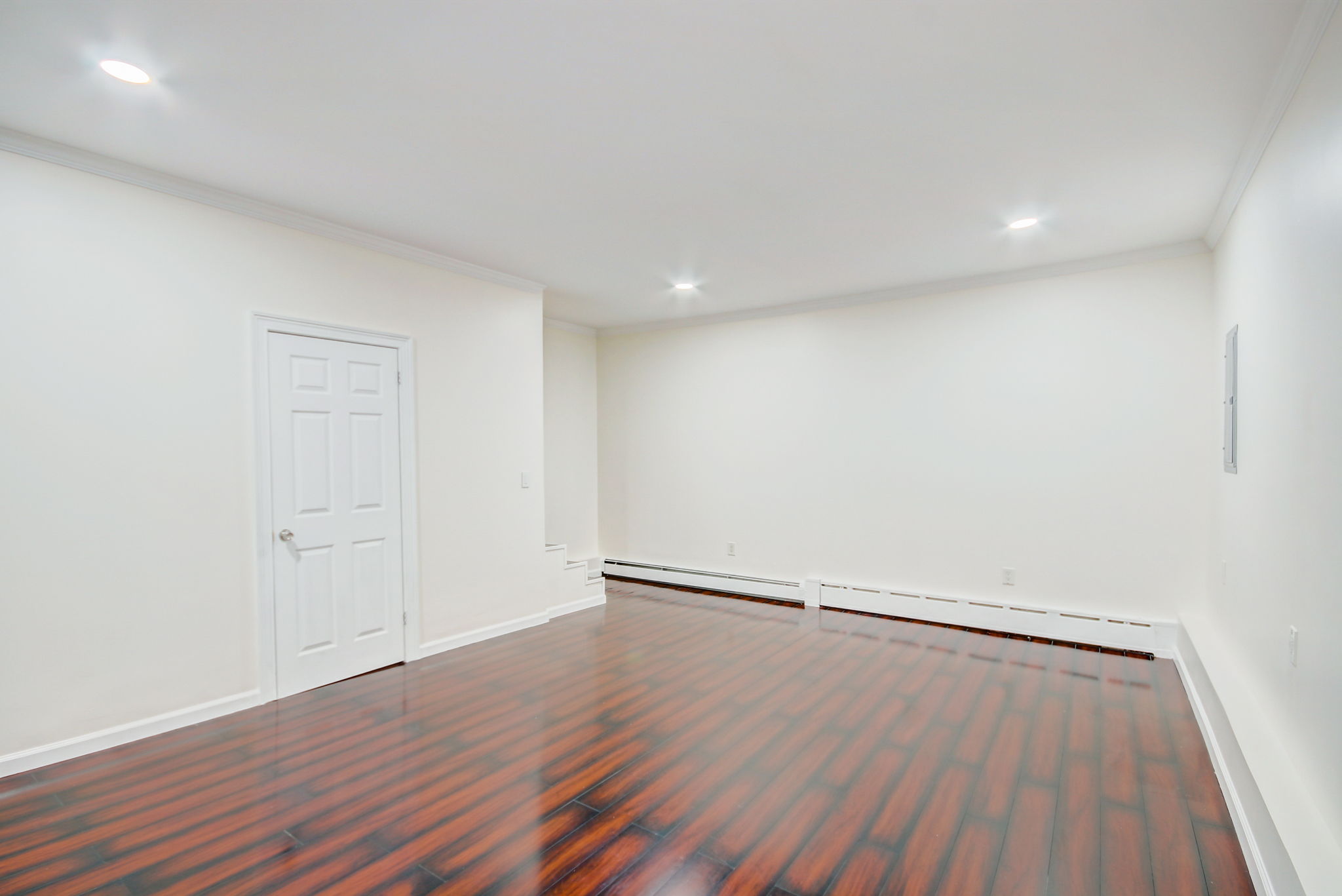 Tremont Court-Bonus Room